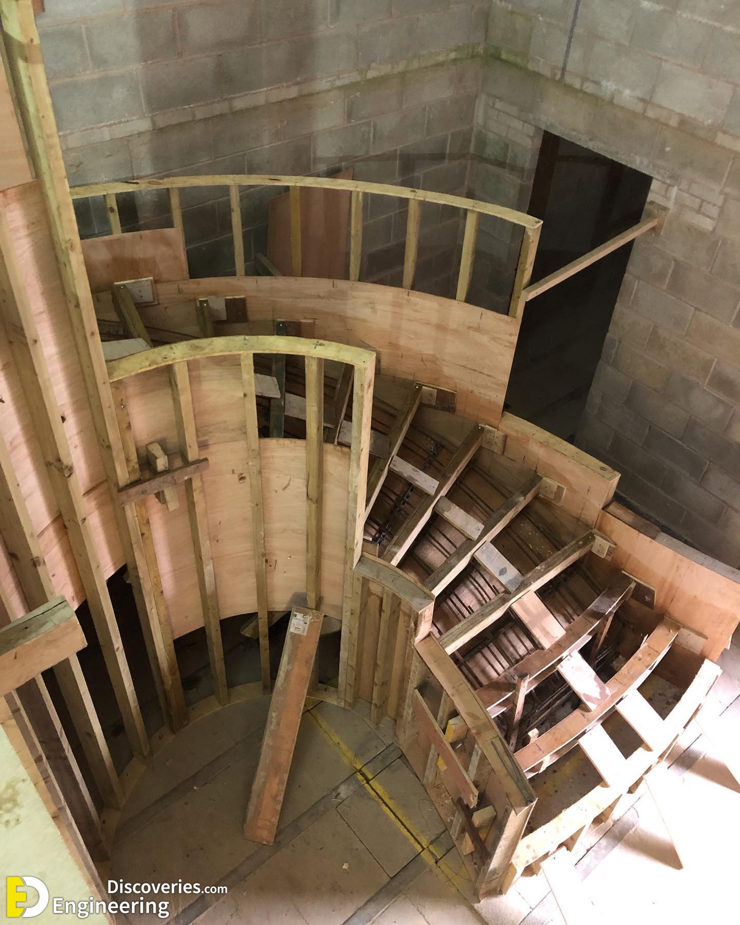 3-engineering-discoveries-302B-pictures-showing-rcc-concrete-stairs-under-construction.jpg
