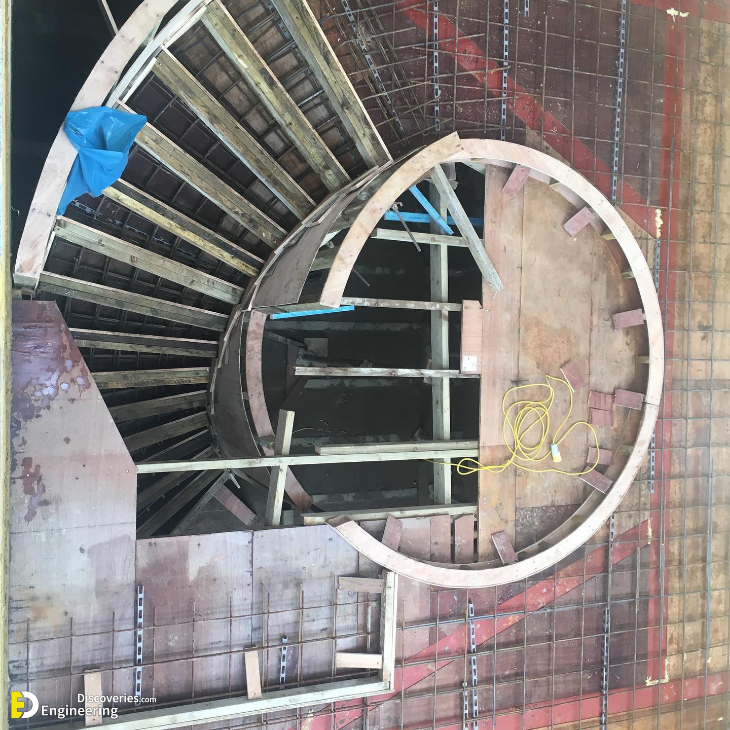 39-engineering-discoveries-302B-pictures-showing-rcc-concrete-stairs-under-construction.jpg