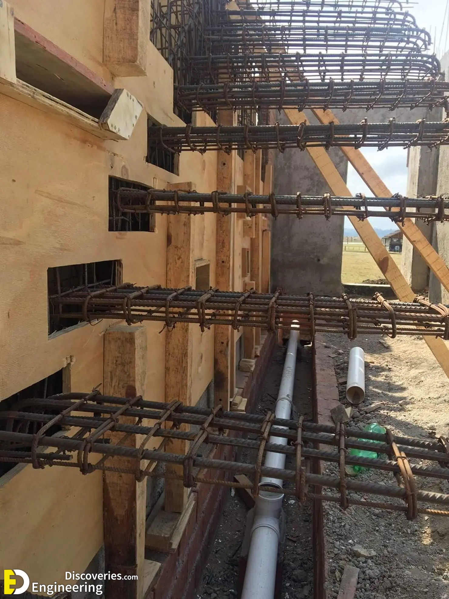 4-engineering-discoveries-302B-pictures-showing-rcc-concrete-stairs-under-construction.jpg