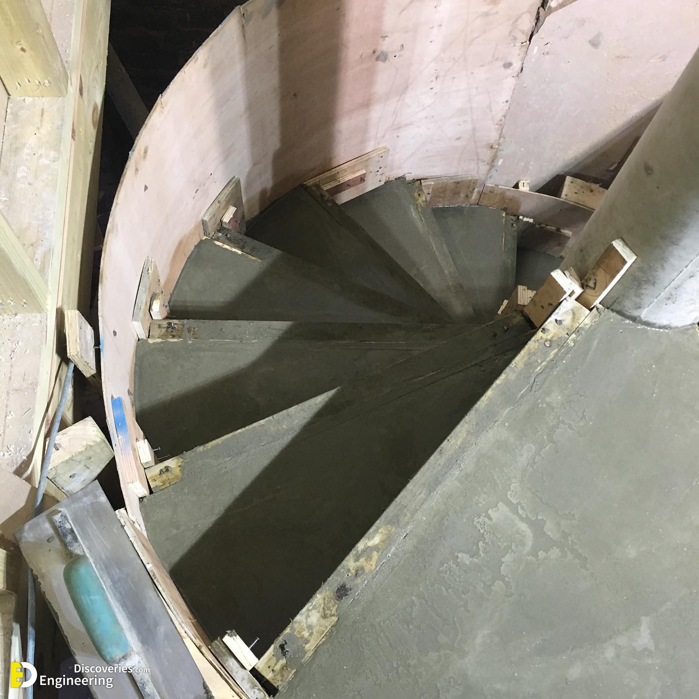 42-engineering-discoveries-302B-pictures-showing-rcc-concrete-stairs-under-construction.jpg