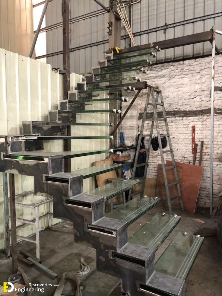 5-engineering-discoveries-272B-images-of-iron-stairs-under-construction-.jpg