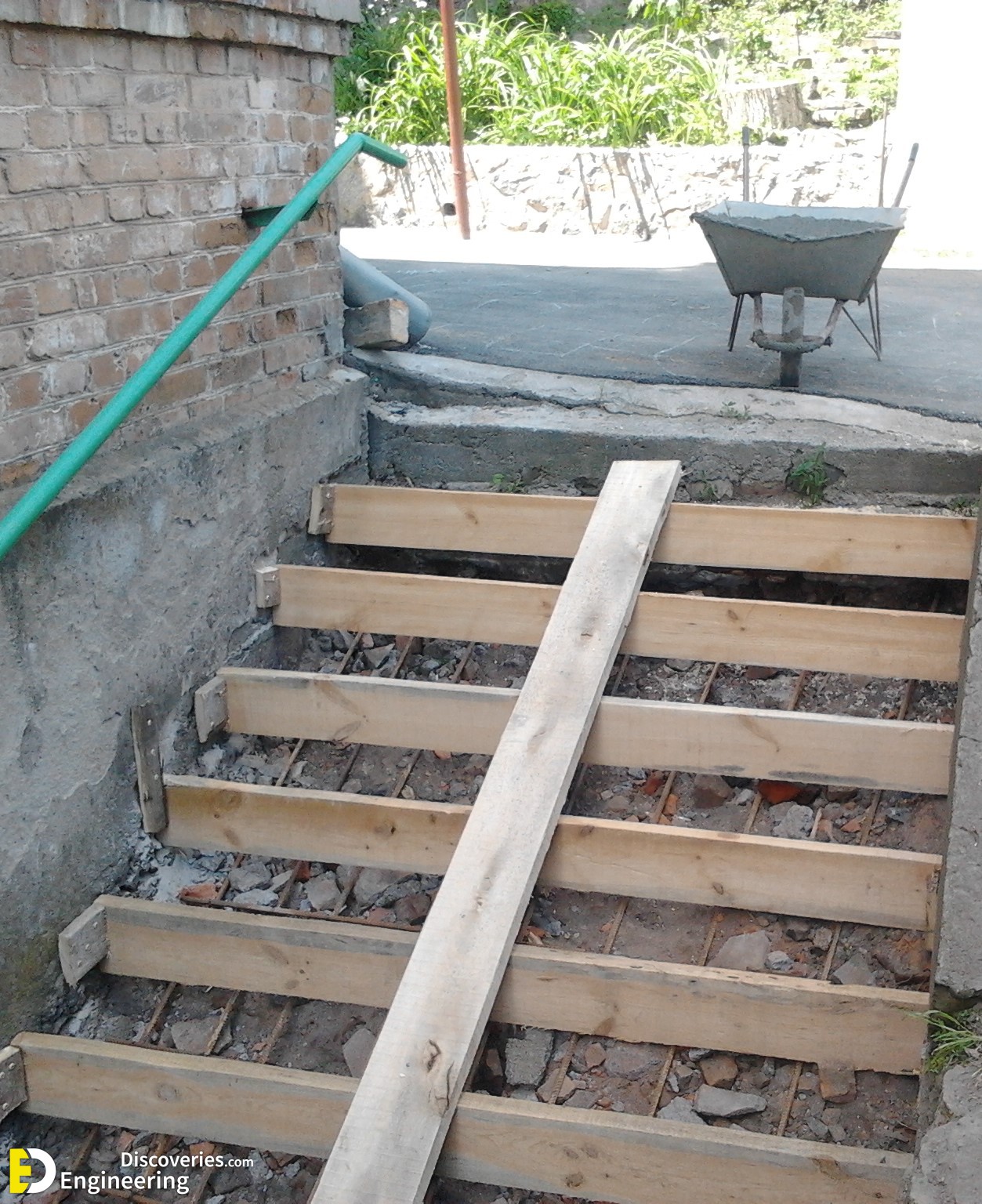 9-engineering-discoveries-how-to-construct-rcc-concrete-stairs.jpg