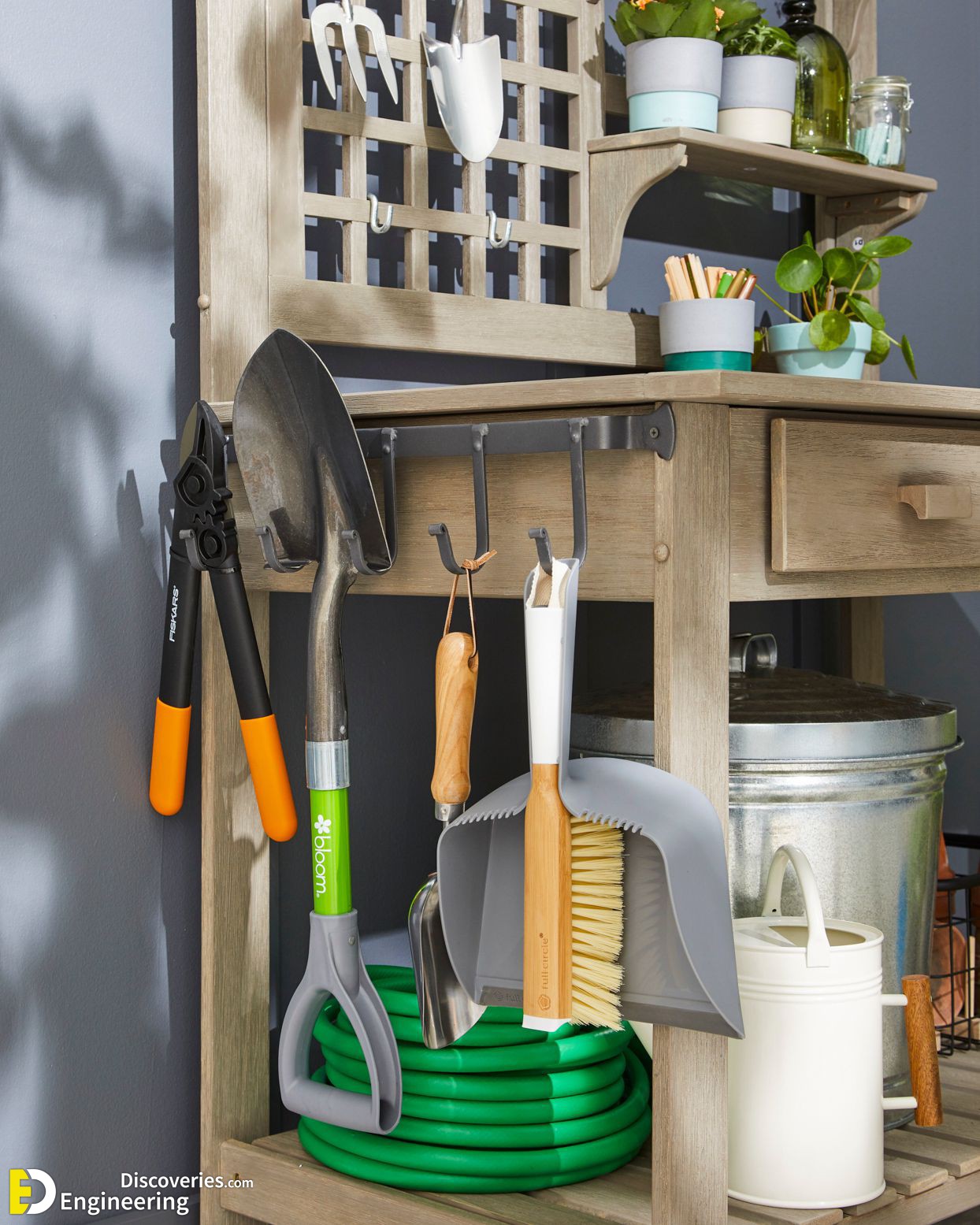 gardening-work-table-tool-hooks-D3GhAs8Vagz9pseVsAn-uv-c020dd4e06364647afa7e42dc24a29c4.jpg