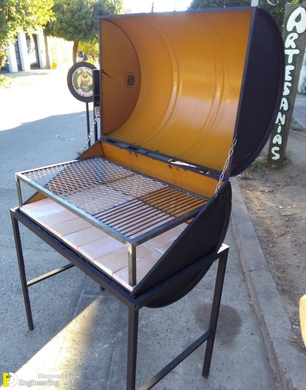 11-engineering-discoveries-inspiring-ways-to-upcycle-oil-barrels-into-beautiful-furniture.jpg