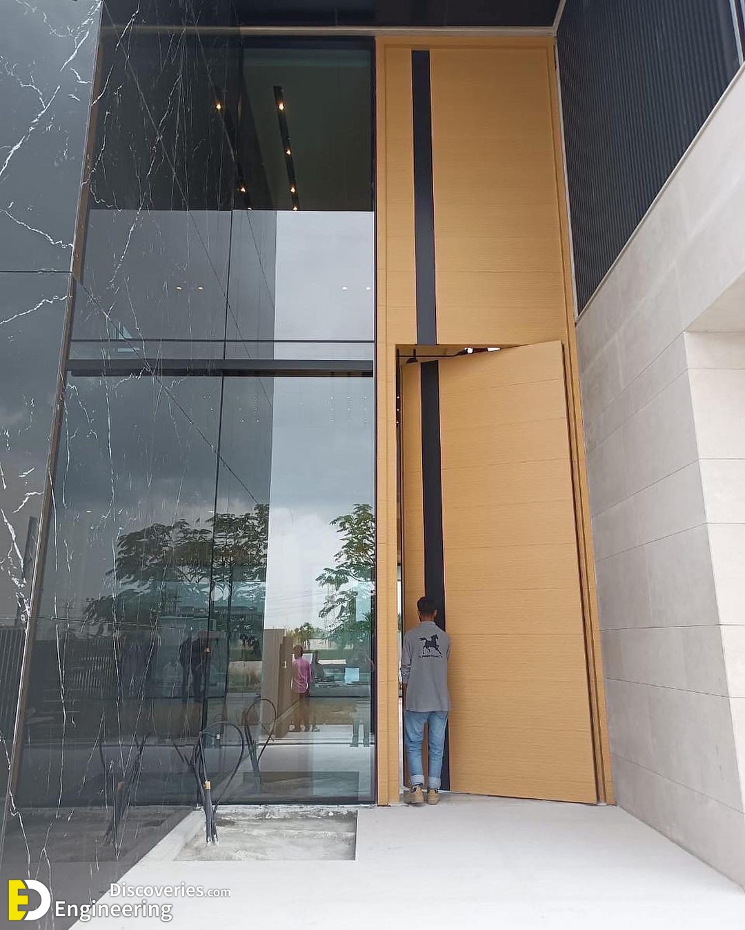 12-engineering-discoveries-innovative-front-door-designs-that-will-inspire-you.jpg