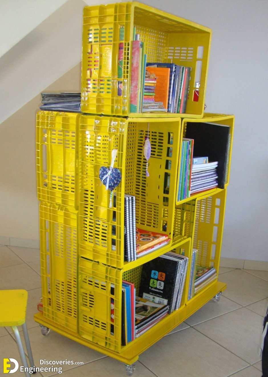 17-engineering-discoveries-recycling-plastic-boxes-into-creative-furniture-and8211-do-it-yourself.jpg