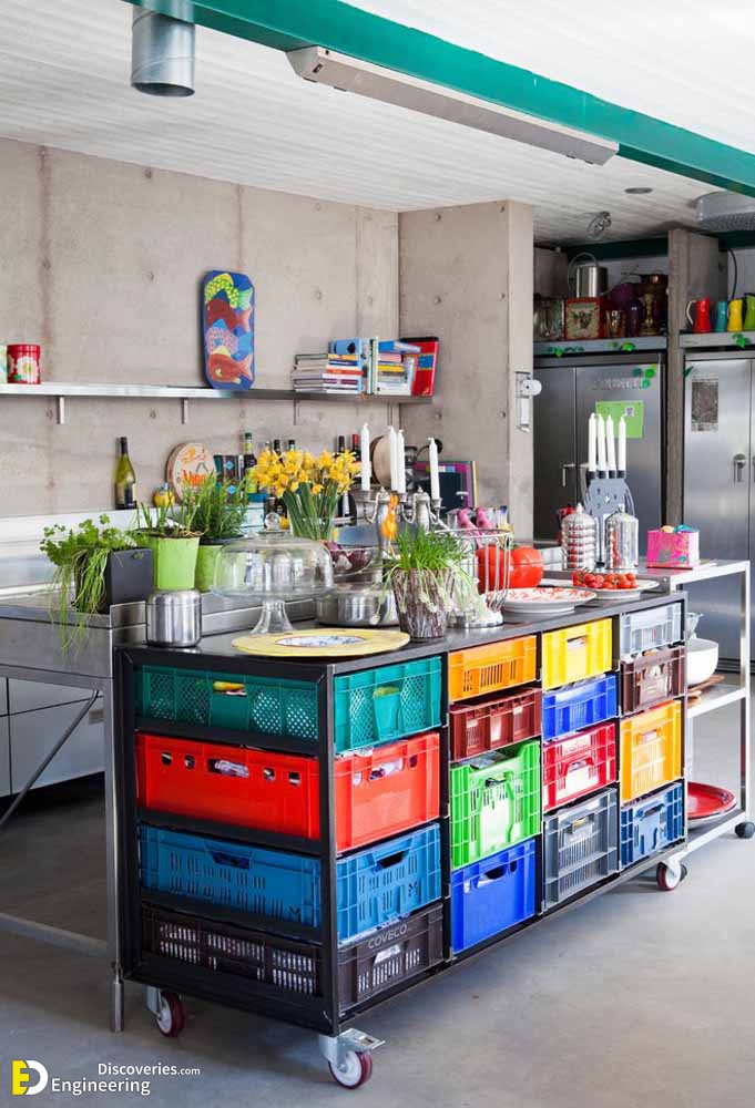 19-engineering-discoveries-recycling-plastic-boxes-into-creative-furniture-and8211-do-it-yourself.jpg