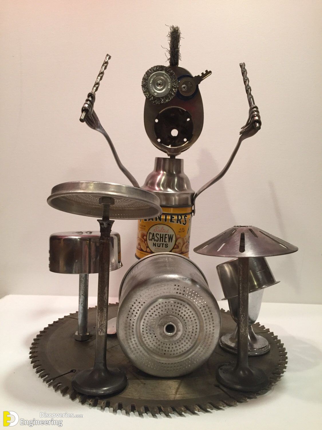 7-engineering-discoveries-flawless-sculptures-made-from-scrap-metal.jpg