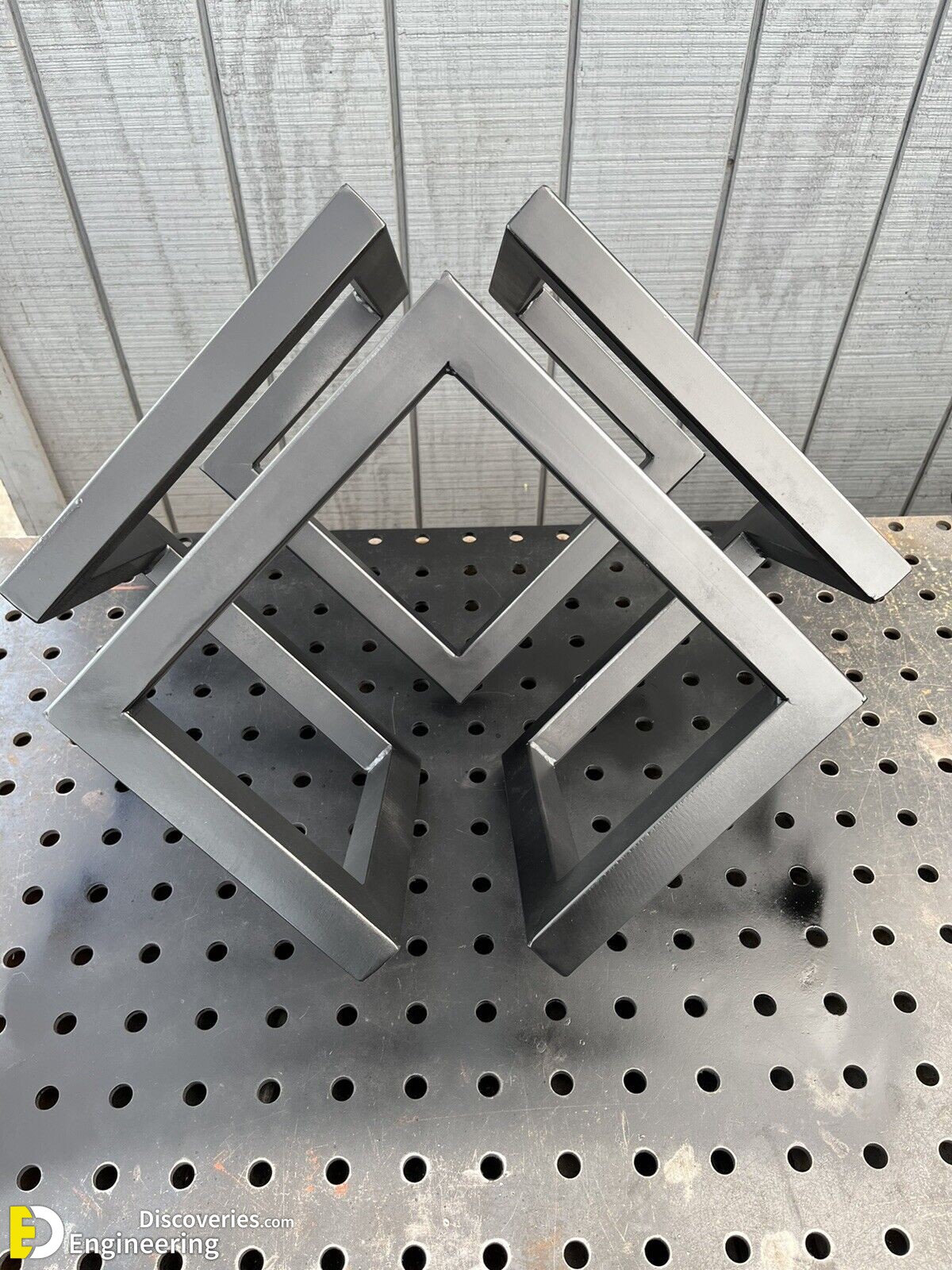1-engineering-discoveries-beautiful-iron-shapes-that-will-make-your-jaw-drop.jpg
