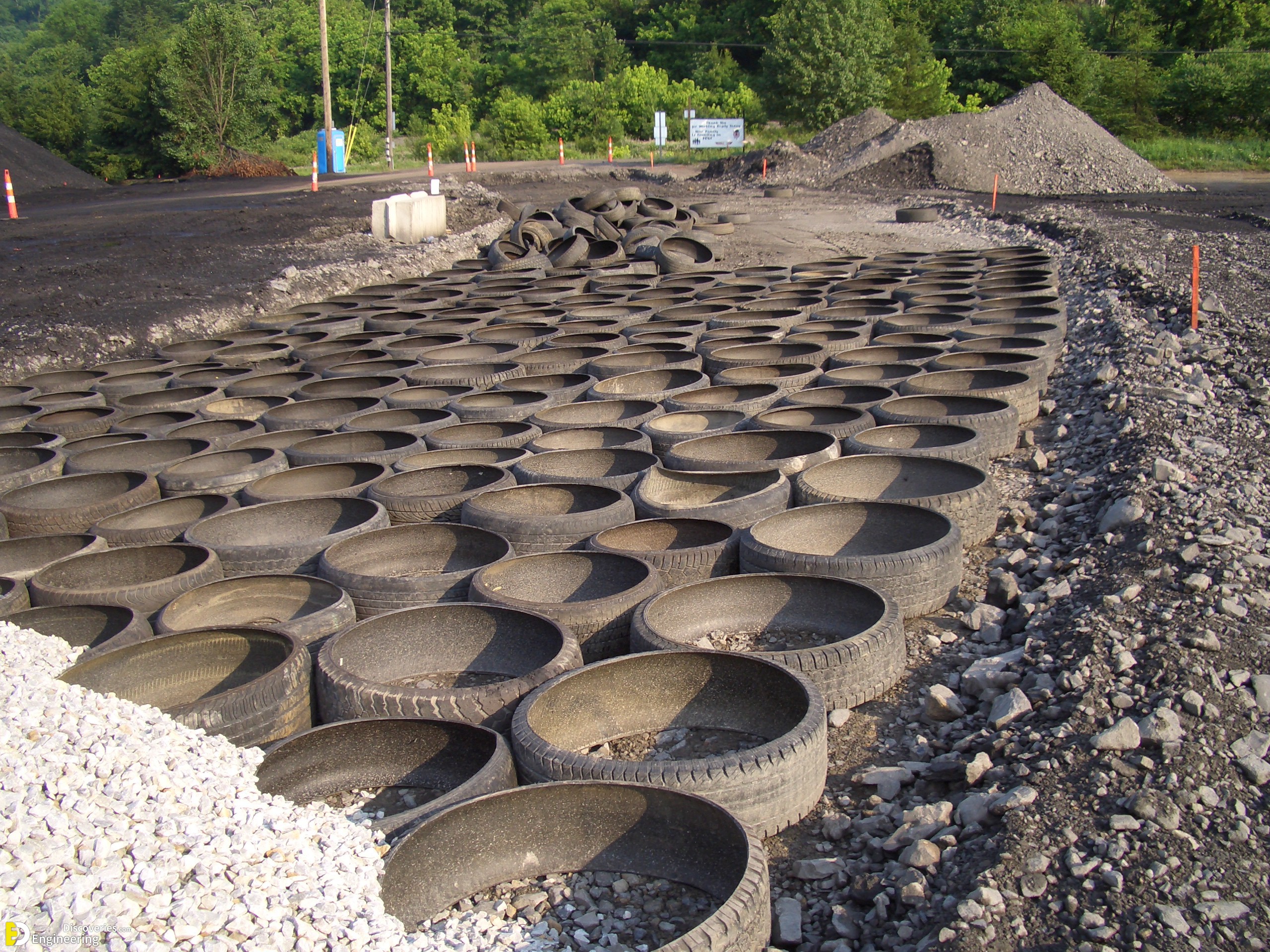 14-engineering-discoveries-construction-of-low-traffic-roads-by-using-old-tires.jpg