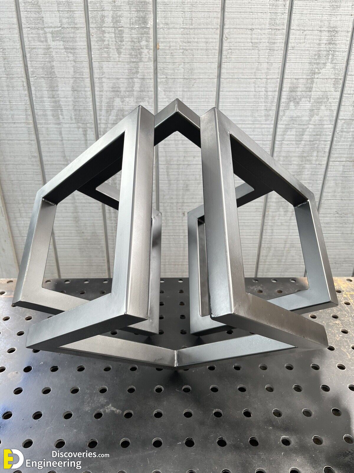2-engineering-discoveries-beautiful-iron-shapes-that-will-make-your-jaw-drop.jpg