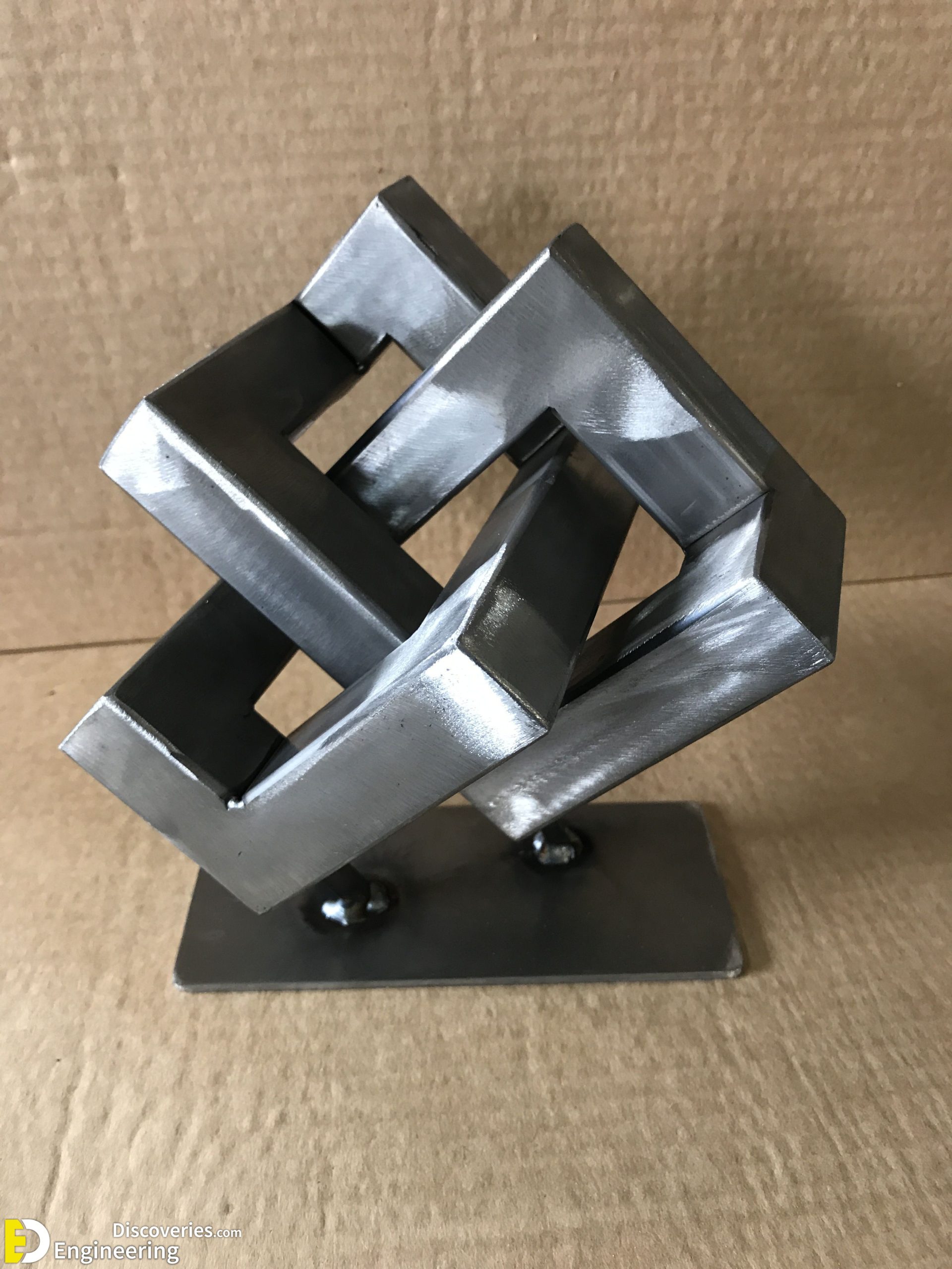 3-engineering-discoveries-beautiful-iron-shapes-that-will-make-your-jaw-drop-scaled.jpg