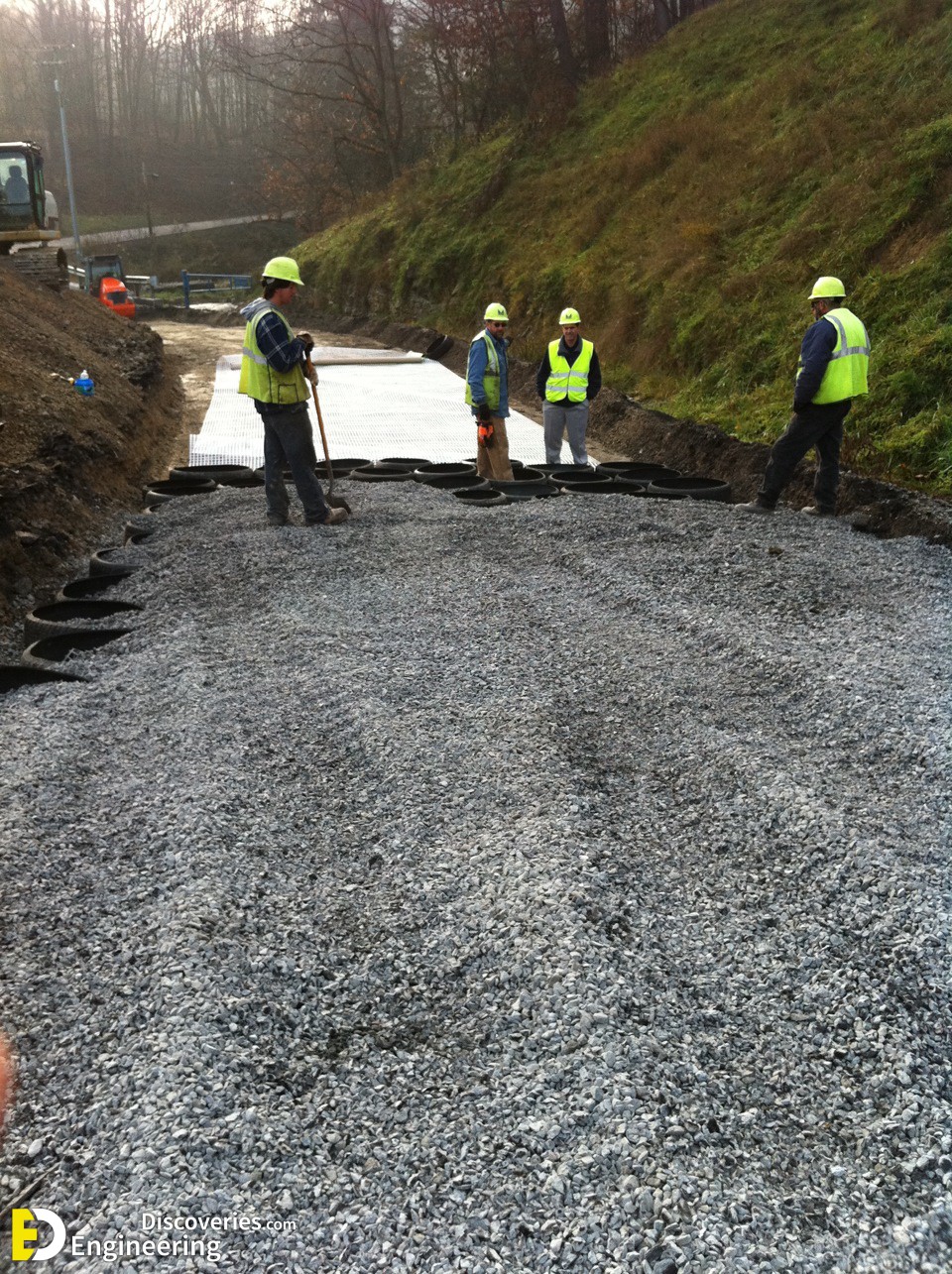 6-engineering-discoveries-construction-of-low-traffic-roads-by-using-old-tires.jpg