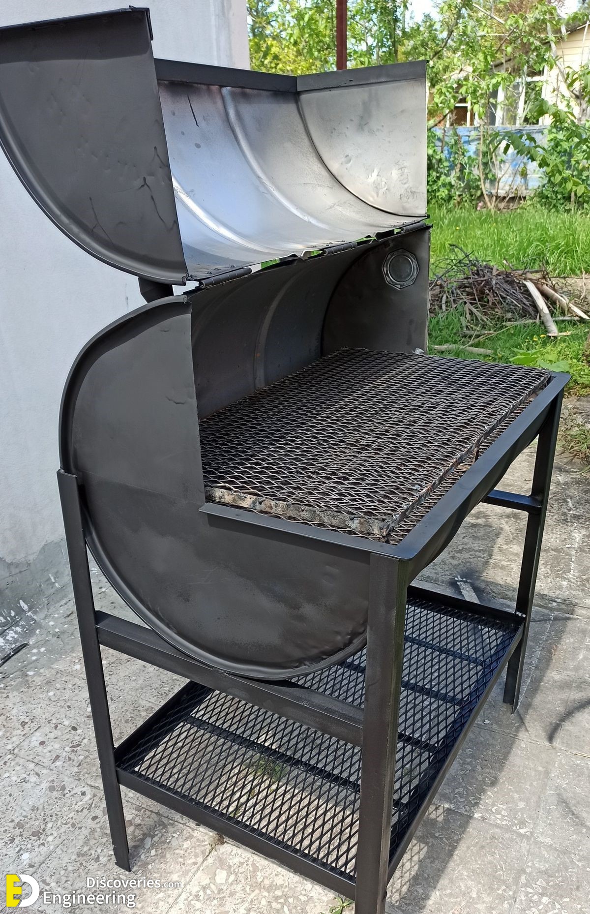 23-engineering-discoveries-how-to-make-a-bbq-smoker-for-your-backyard.jpg