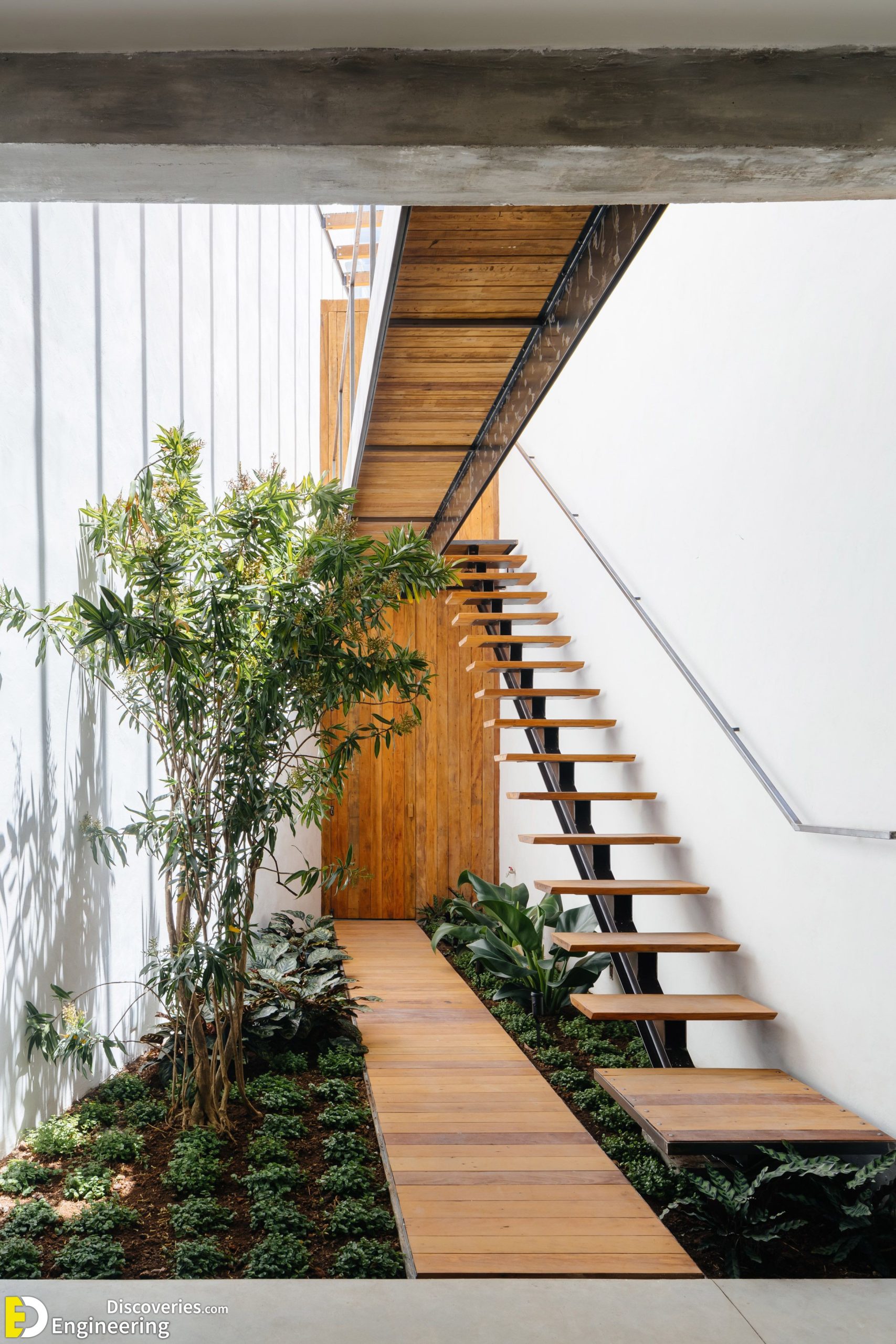 6-engineering-discoveries-unveiling-the-magic-transforming-neglected-spaces-into-enchanting-under-stair-gardens-scaled.jpg