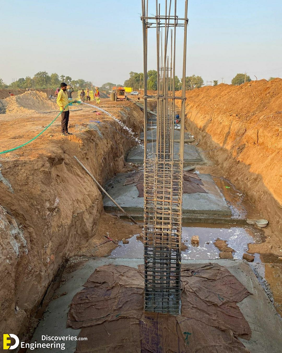 10-engineering-discoveries-reinforced-concrete-structures-under-construction.jpg