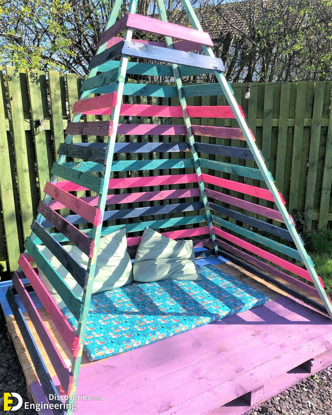 14-engineering-discoveries-redefine-outdoor-living-wooden-pallet-creations-that-wow.jpg