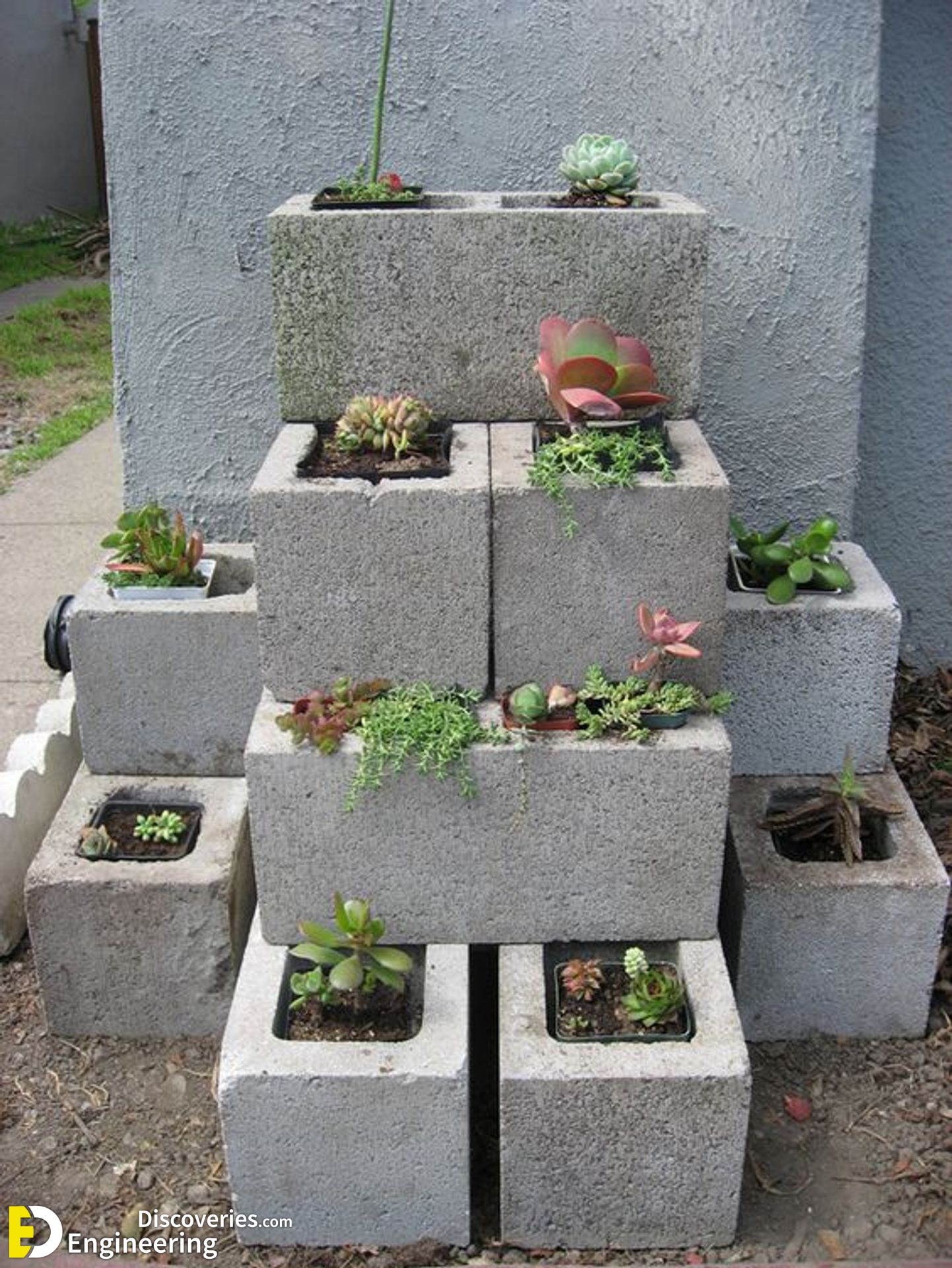 15-engineering-discoveries-creative-and-easy-garden-decorating-ideas-with-concrete-blocks.jpg
