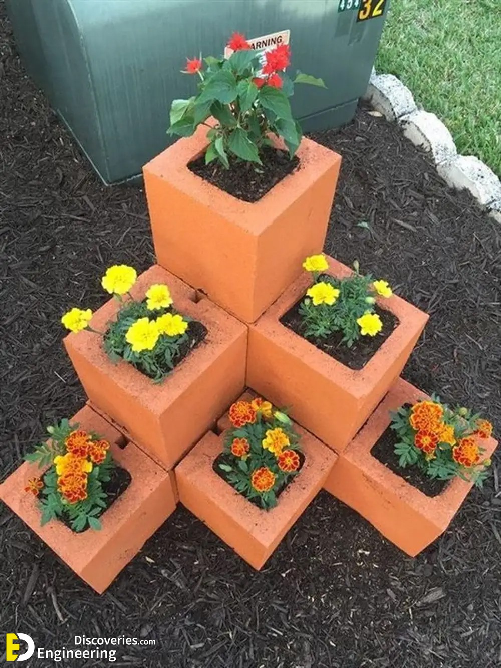 16-engineering-discoveries-creative-and-easy-garden-decorating-ideas-with-concrete-blocks.jpg