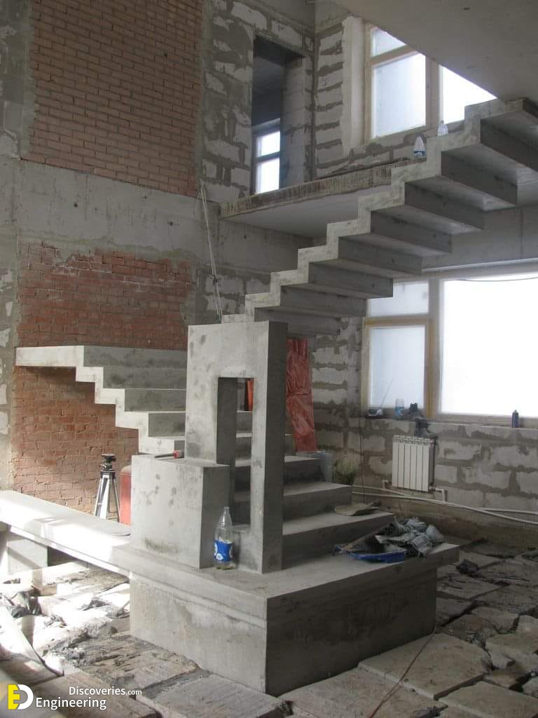 18-engineering-discoveries-332B-photos-record-the-results-of-workers-at-the-construction-site.jpg