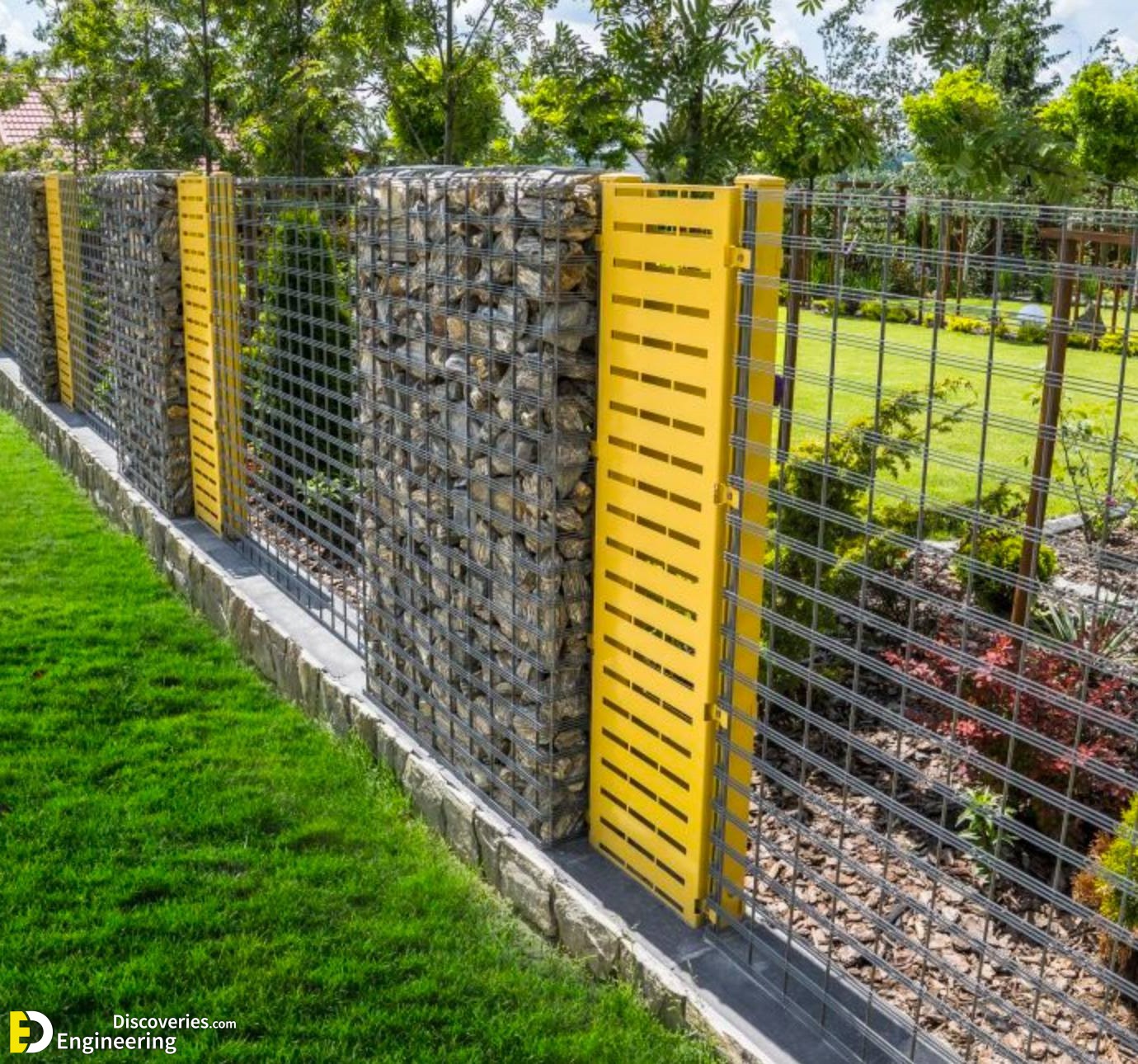 21-engineering-discoveries-how-to-fence-your-patio-without-spending-a-lot-in-the-process.jpg