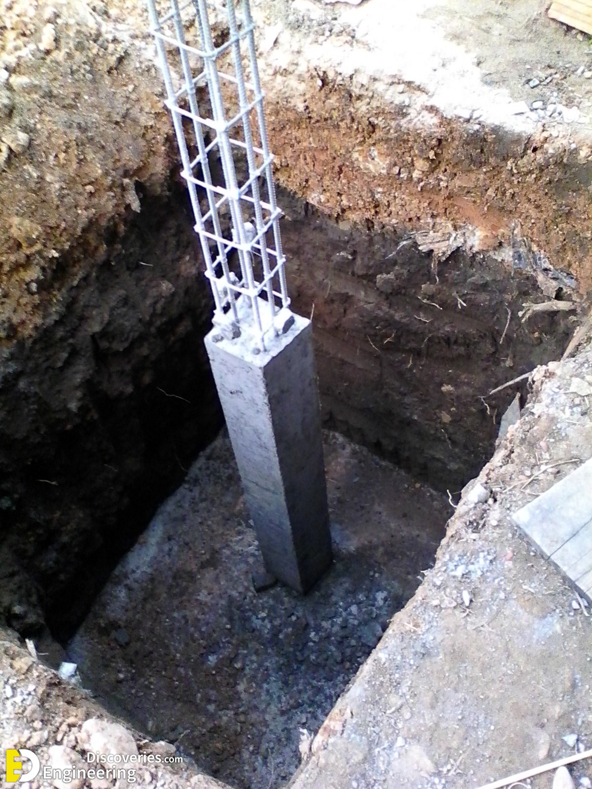 22-engineering-discoveries-reinforced-concrete-structures-under-construction.jpg