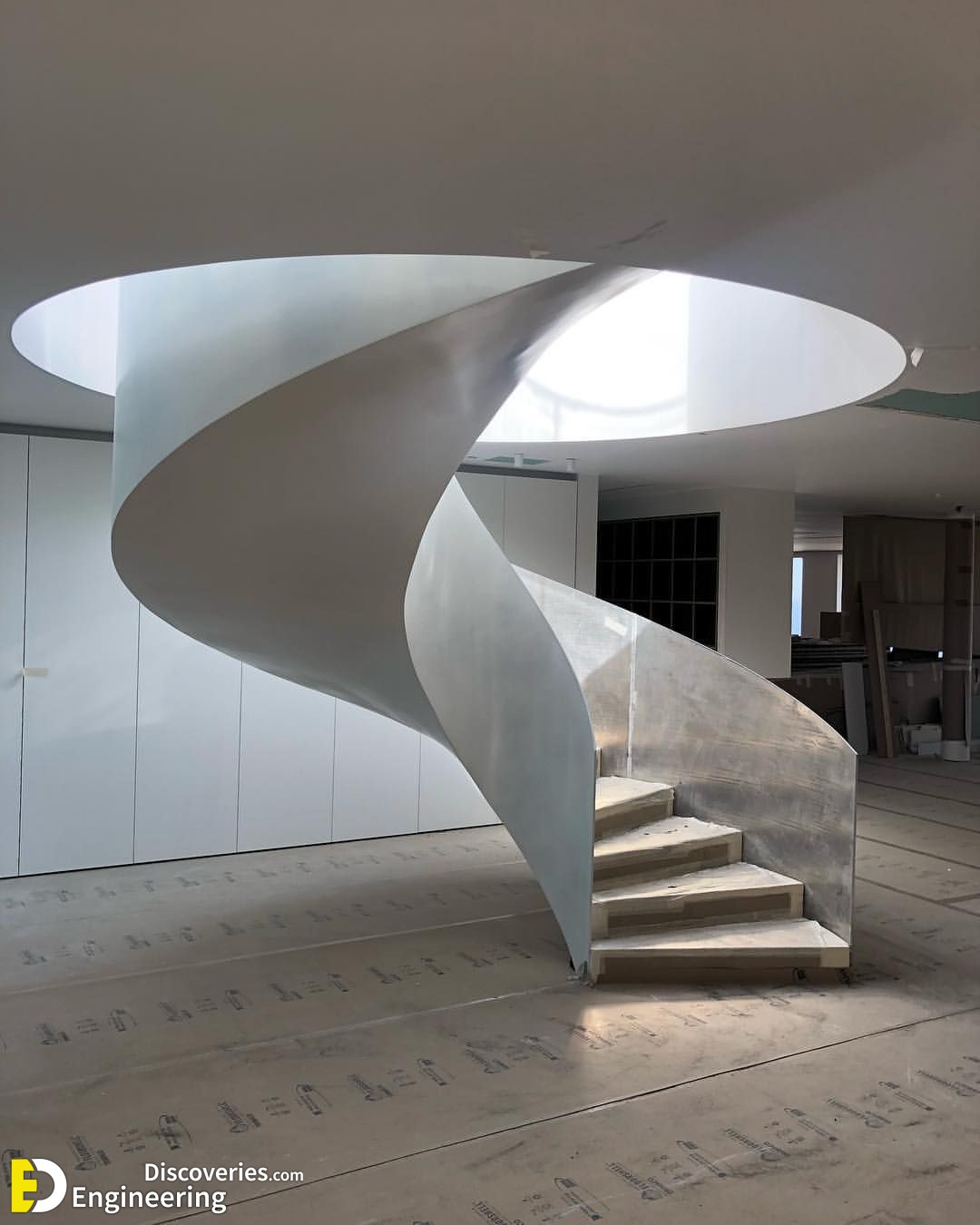 22-engineering-discoveries-spiraling-elegance-discover-the-most-stunning-spiral-staircase-designs.jpg