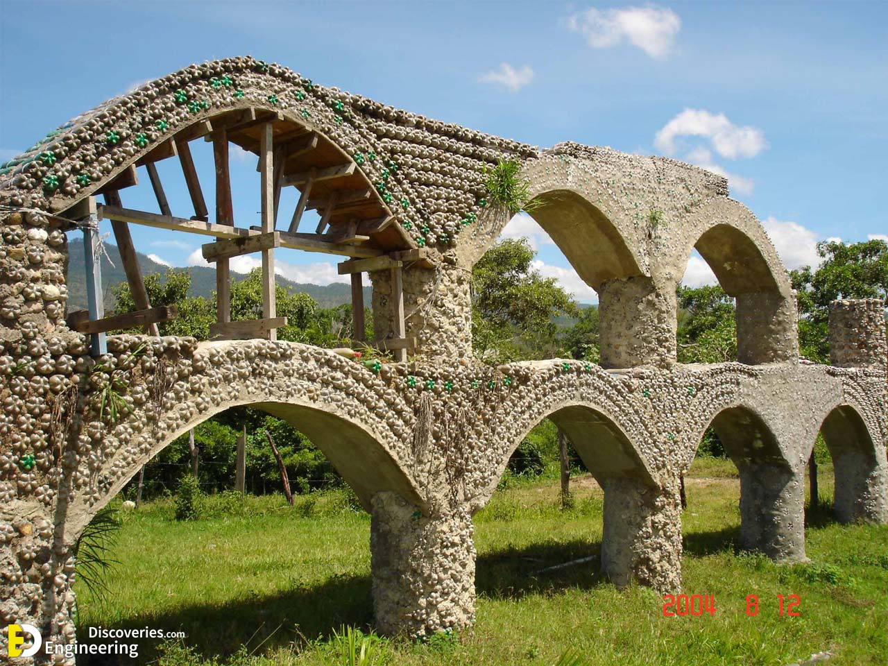 24-engineering-discoveries-how-to-build-a-house-made-from-pet-plastic-bottles.jpg
