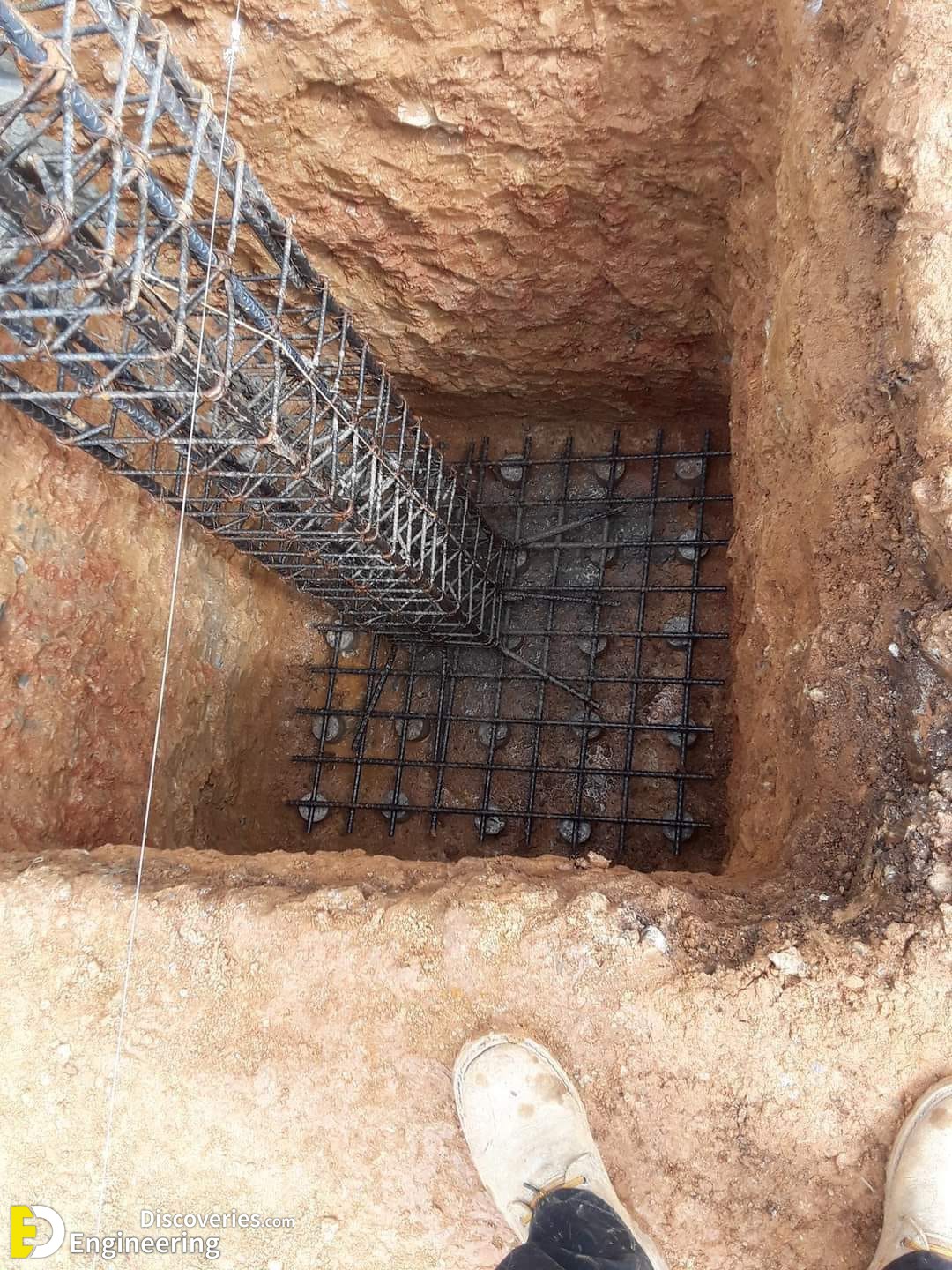 28-engineering-discoveries-332B-photos-record-the-results-of-workers-at-the-construction-site.jpg