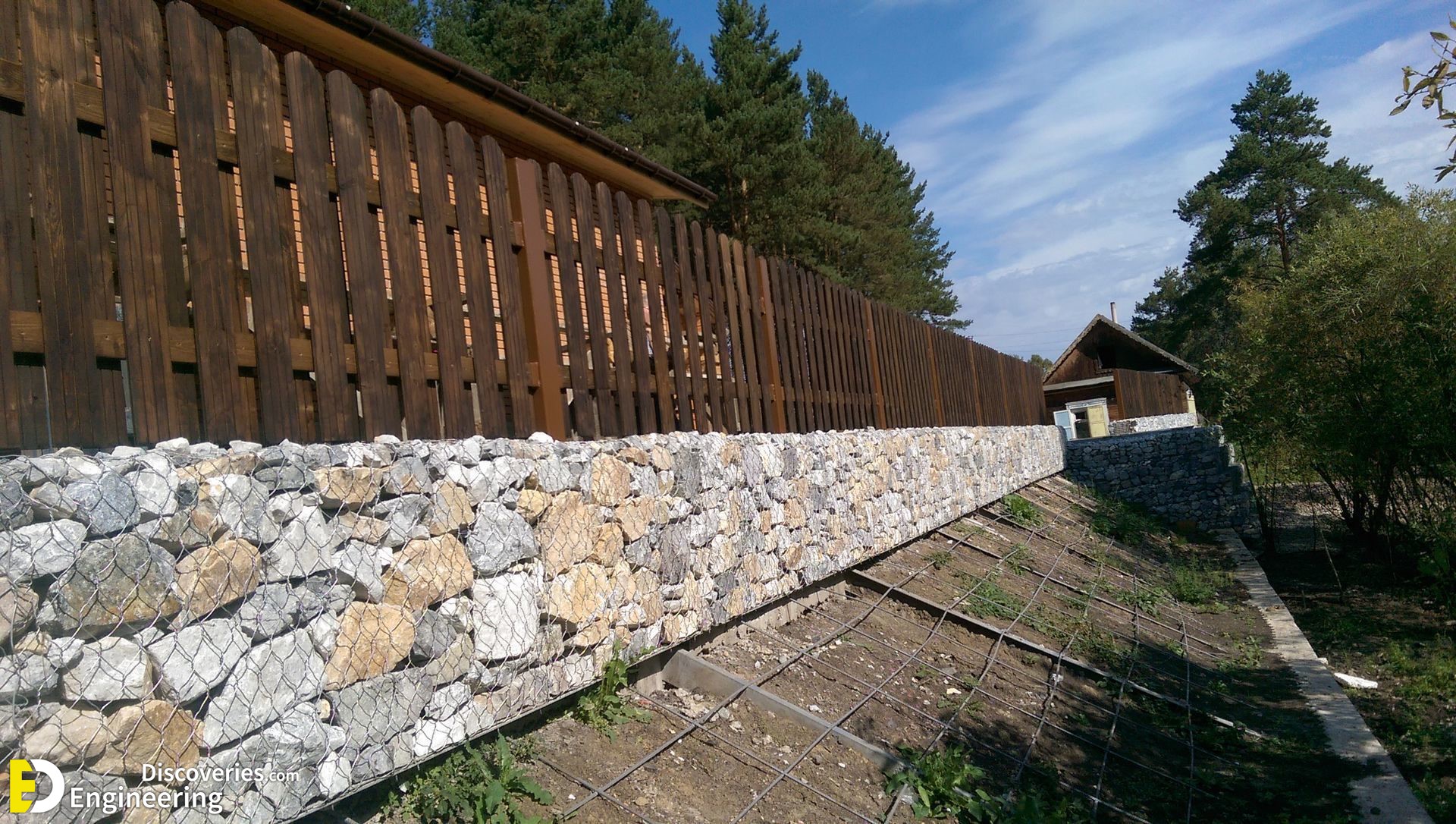 29-engineering-discoveries-how-to-fence-your-patio-without-spending-a-lot-in-the-process.jpg