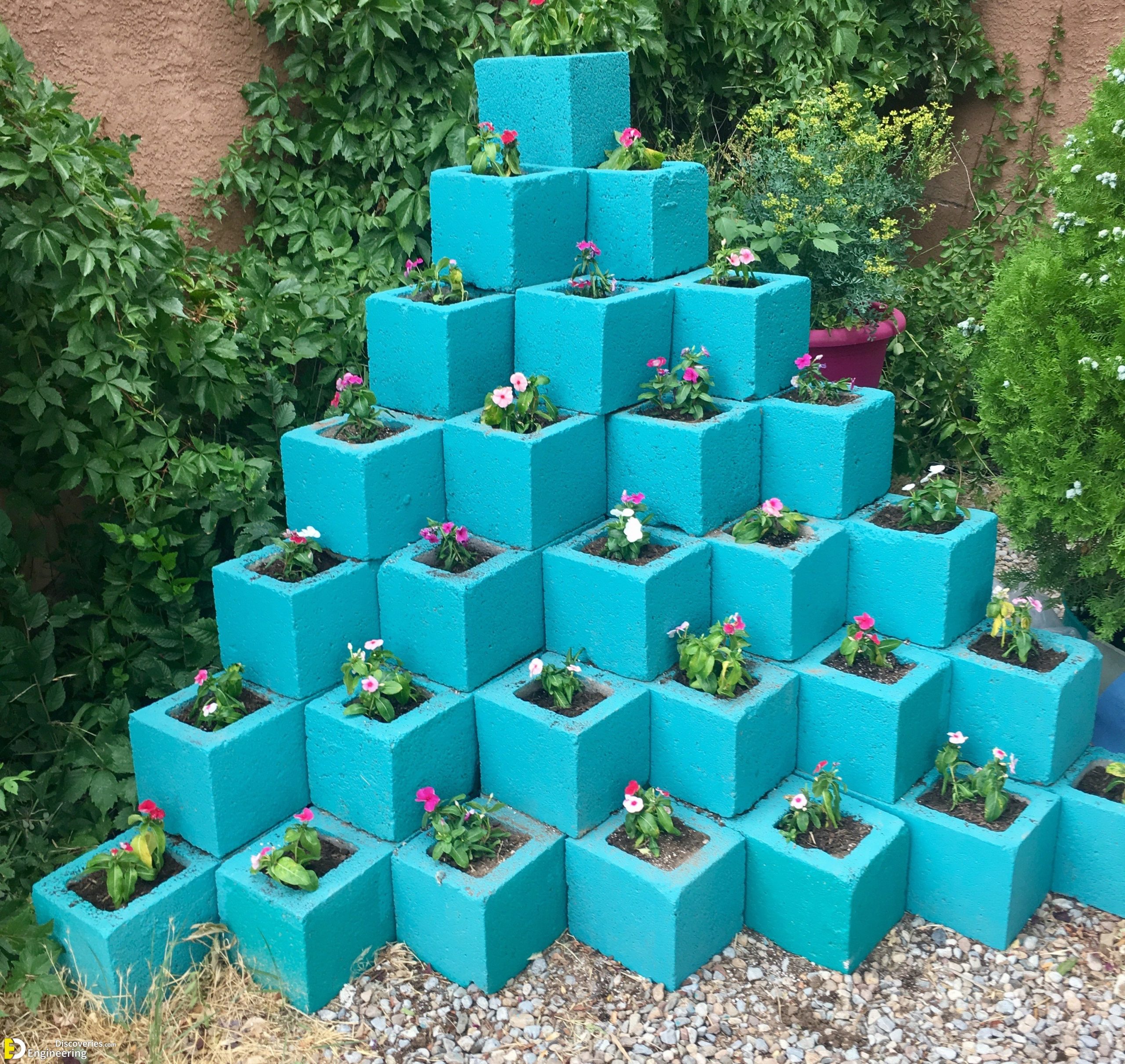30-engineering-discoveries-creative-and-easy-garden-decorating-ideas-with-concrete-blocks-scaled.jpg