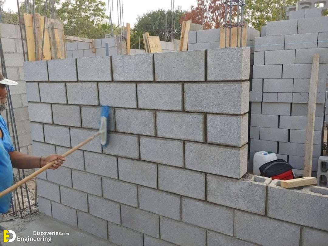 34-engineering-discoveries-332B-photos-record-the-results-of-workers-at-the-construction-site.jpg