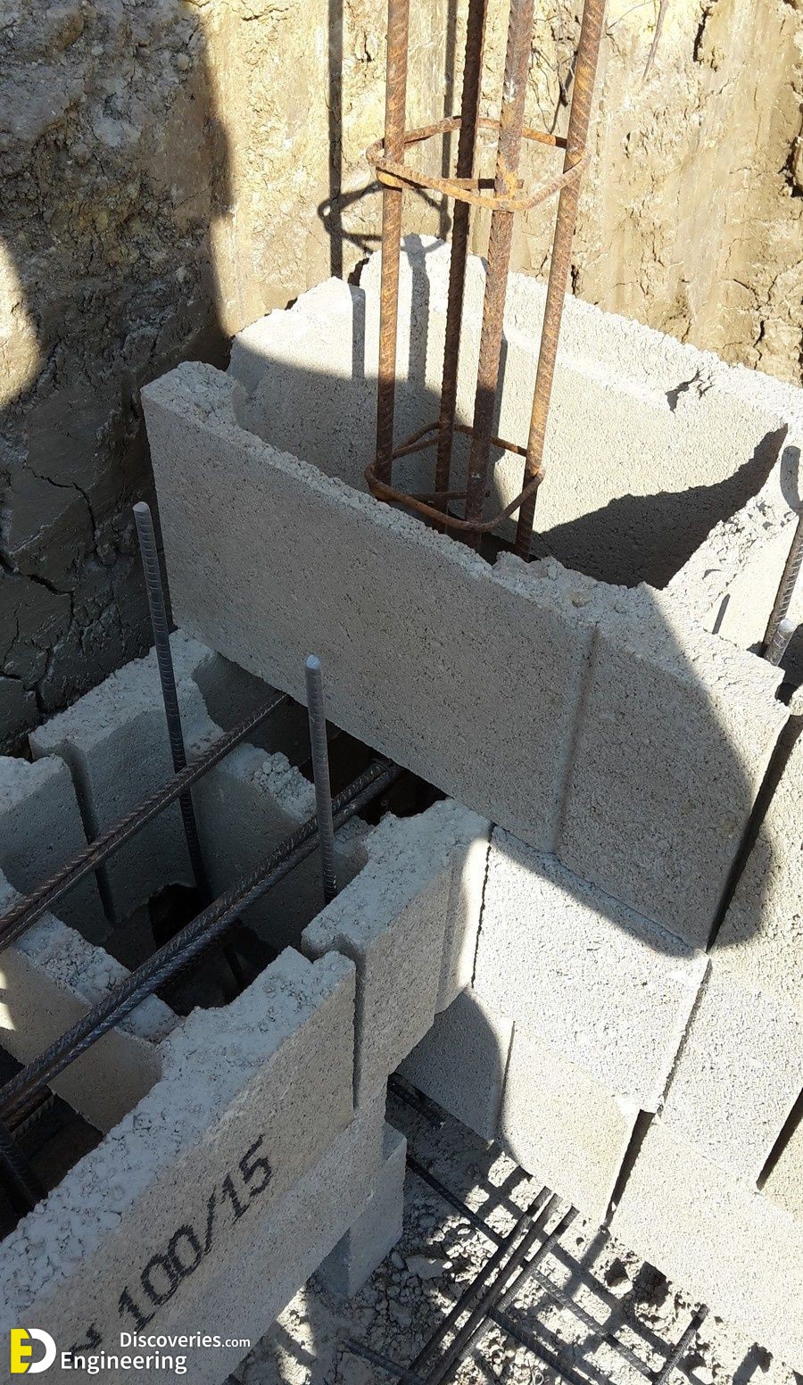 4-engineering-discoveries-how-to-build-a-reinforcement-hollow-concrete-block-wall.jpg