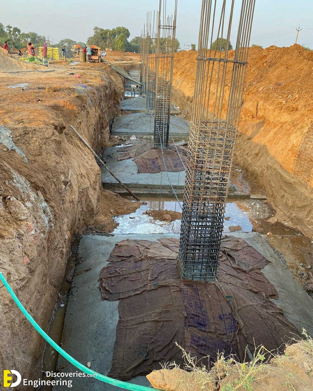 6-engineering-discoveries-reinforced-concrete-structures-under-construction.jpg