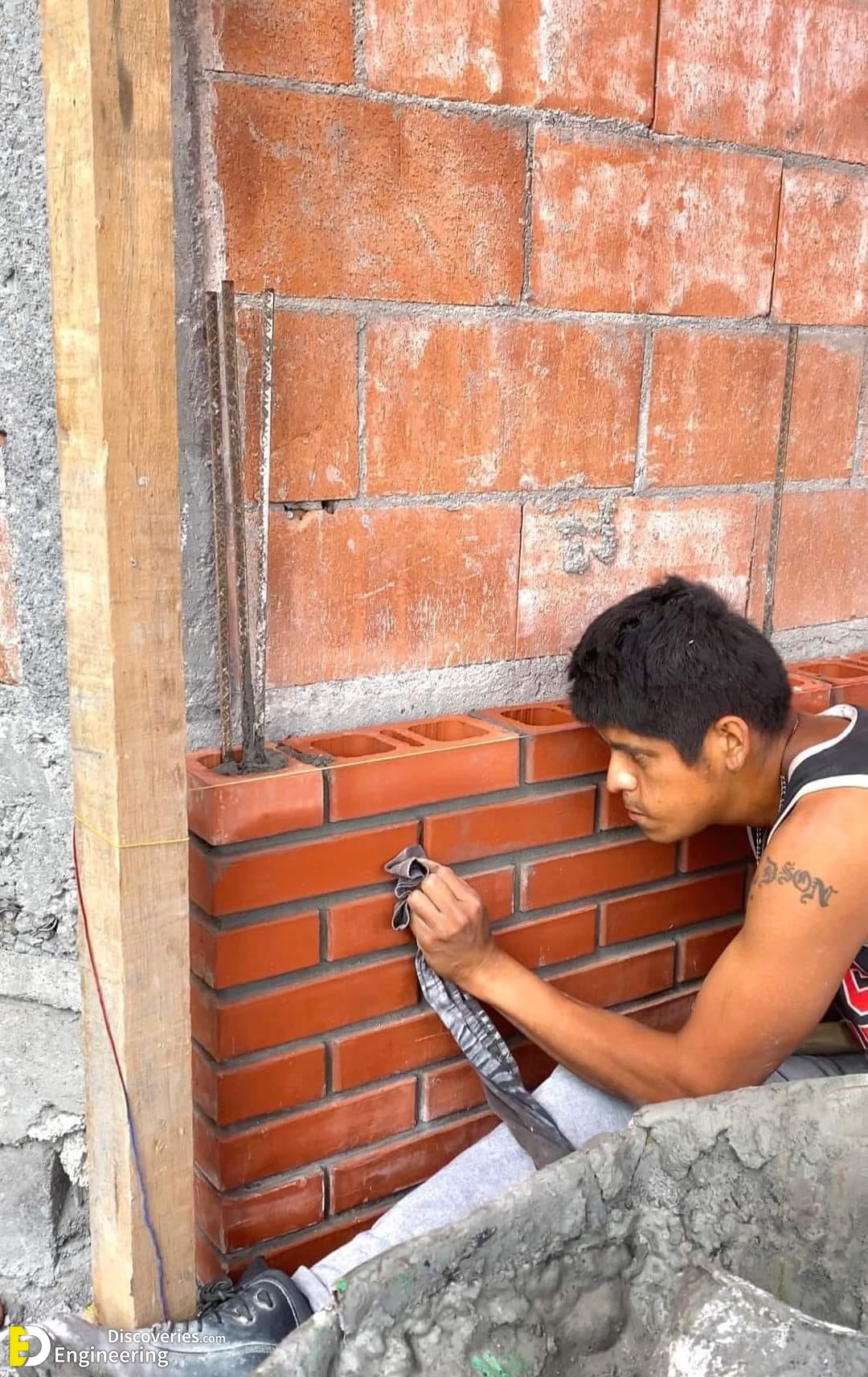 7-engineering-discoveries-332B-photos-record-the-results-of-workers-at-the-construction-site.jpg