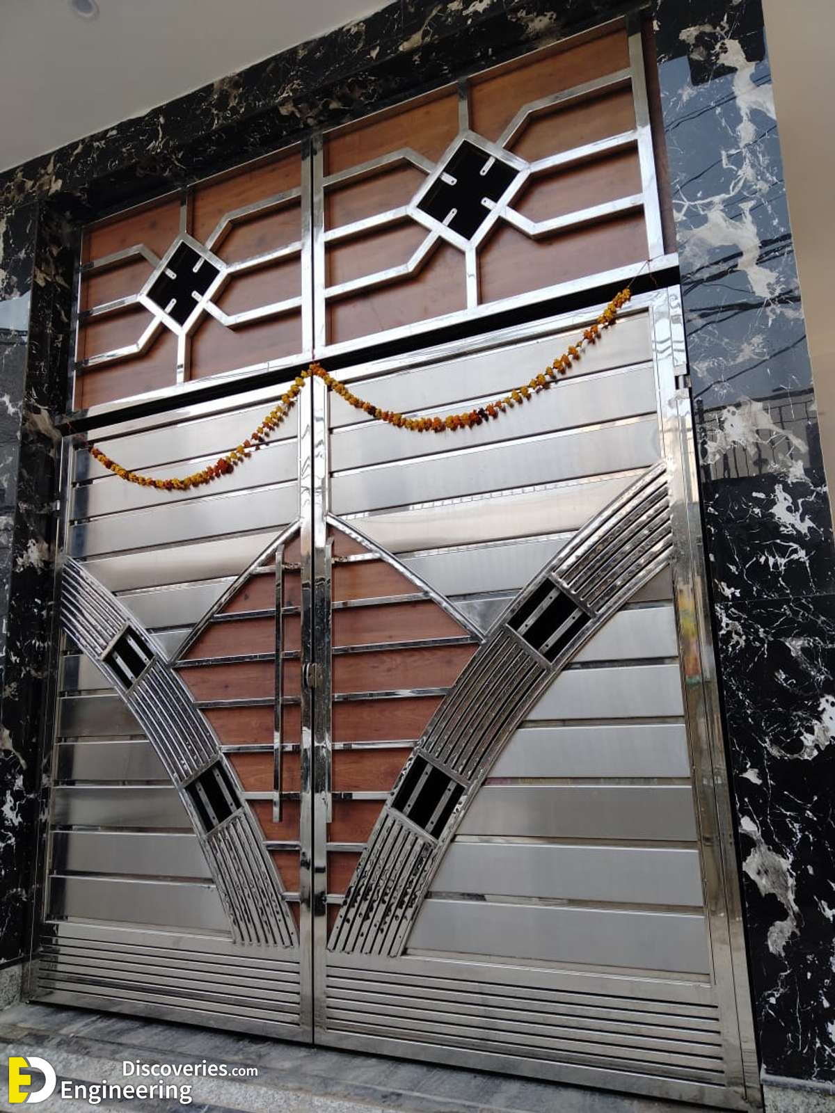 10-engineering-discoveries-step-into-luxury-front-iron-gate-designs-that-redefine-home-entrances.jpg