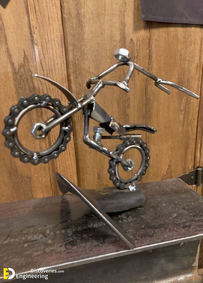 12-engineering-discoveries-transforming-rust-into-elegance-the-world-of-scrap-metal-sculpture-artists.jpg