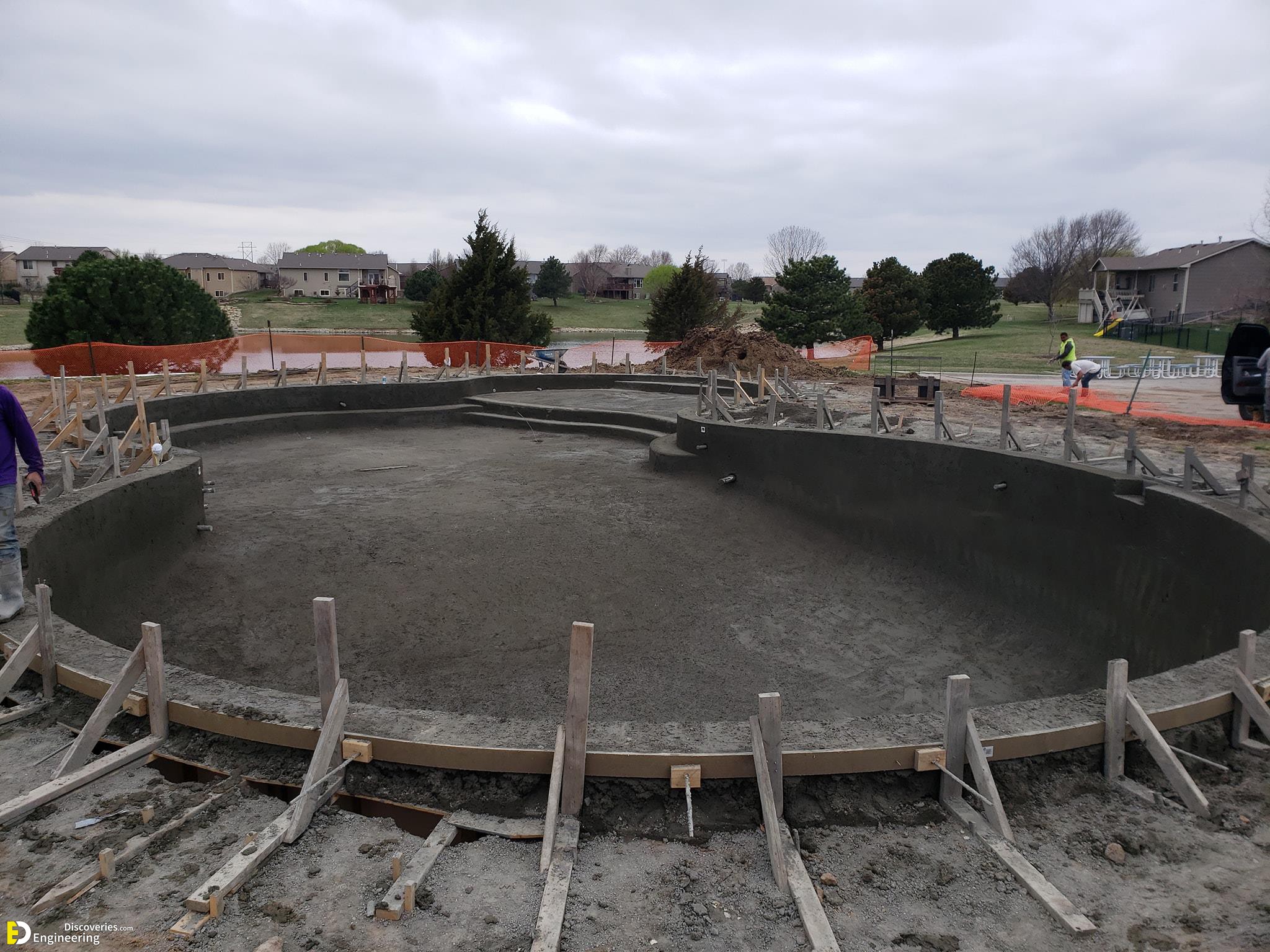 23-engineering-discoveries-from-groundwork-to-glory-332B-epic-photos-of-an-rcc-swimming-pool-under-construction.jpg