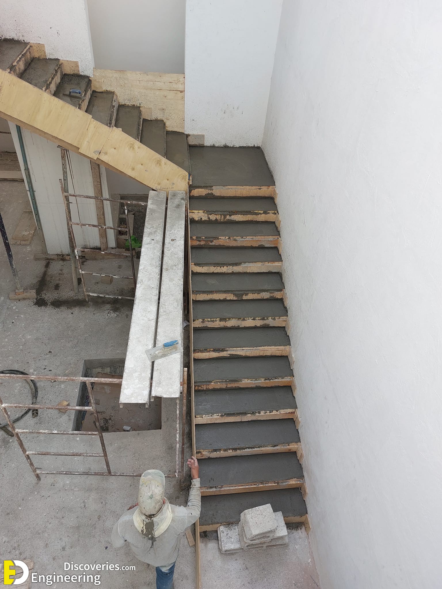 27-engineering-discoveries-explore-452B-photos-of-rcc-stairs-construction.jpg