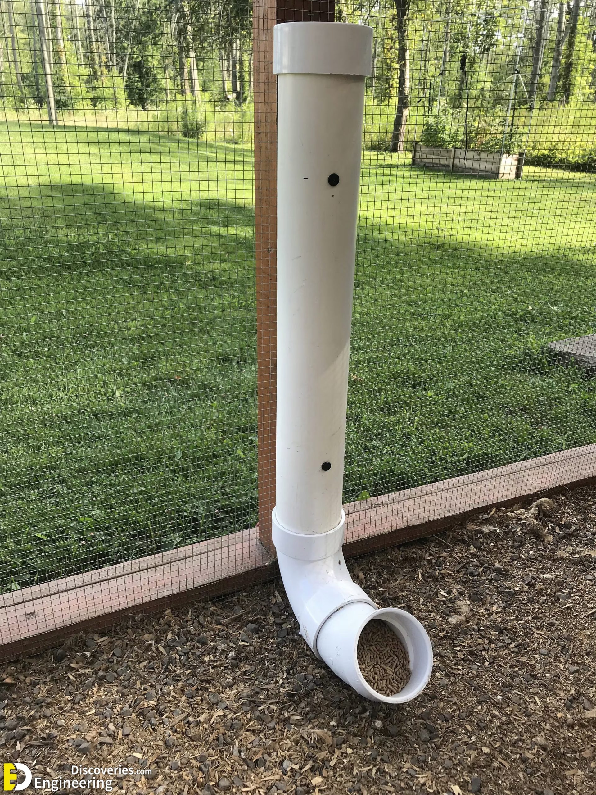 32-engineering-discoveries-diy-pvc-chicken-feeders-an-affordable-and-efficient-chicken-coop-solution-scaled.jpg