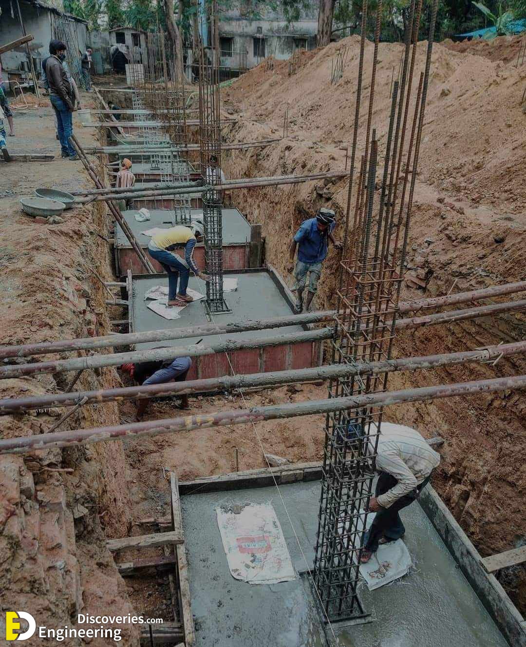 8-engineering-discoveries-rcc-isolated-footings-under-construction-and8211-types-and-design.jpg