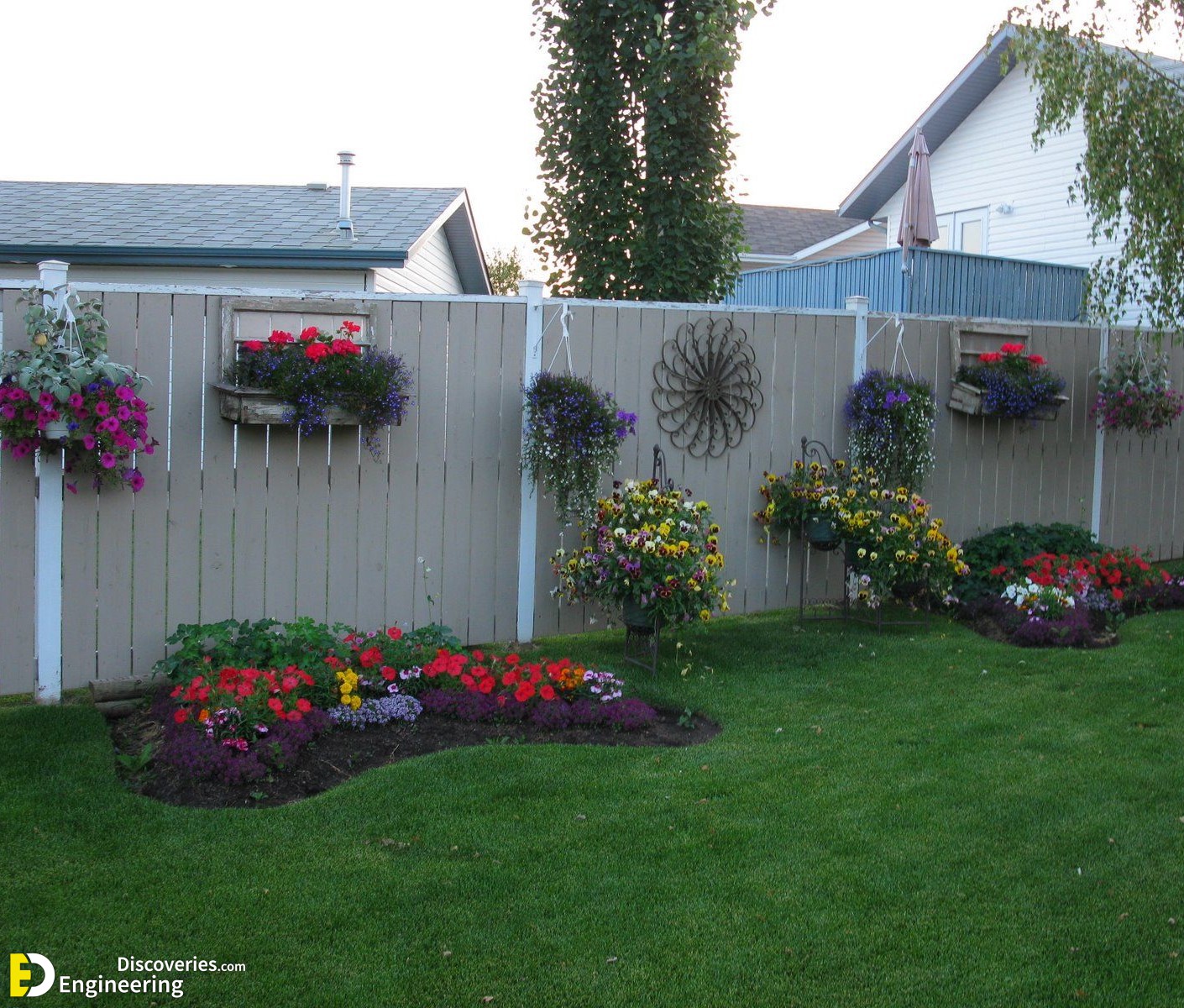 22-engineering-discoveries-272B-creative-ways-to-elevate-your-walls-and-fences.jpg