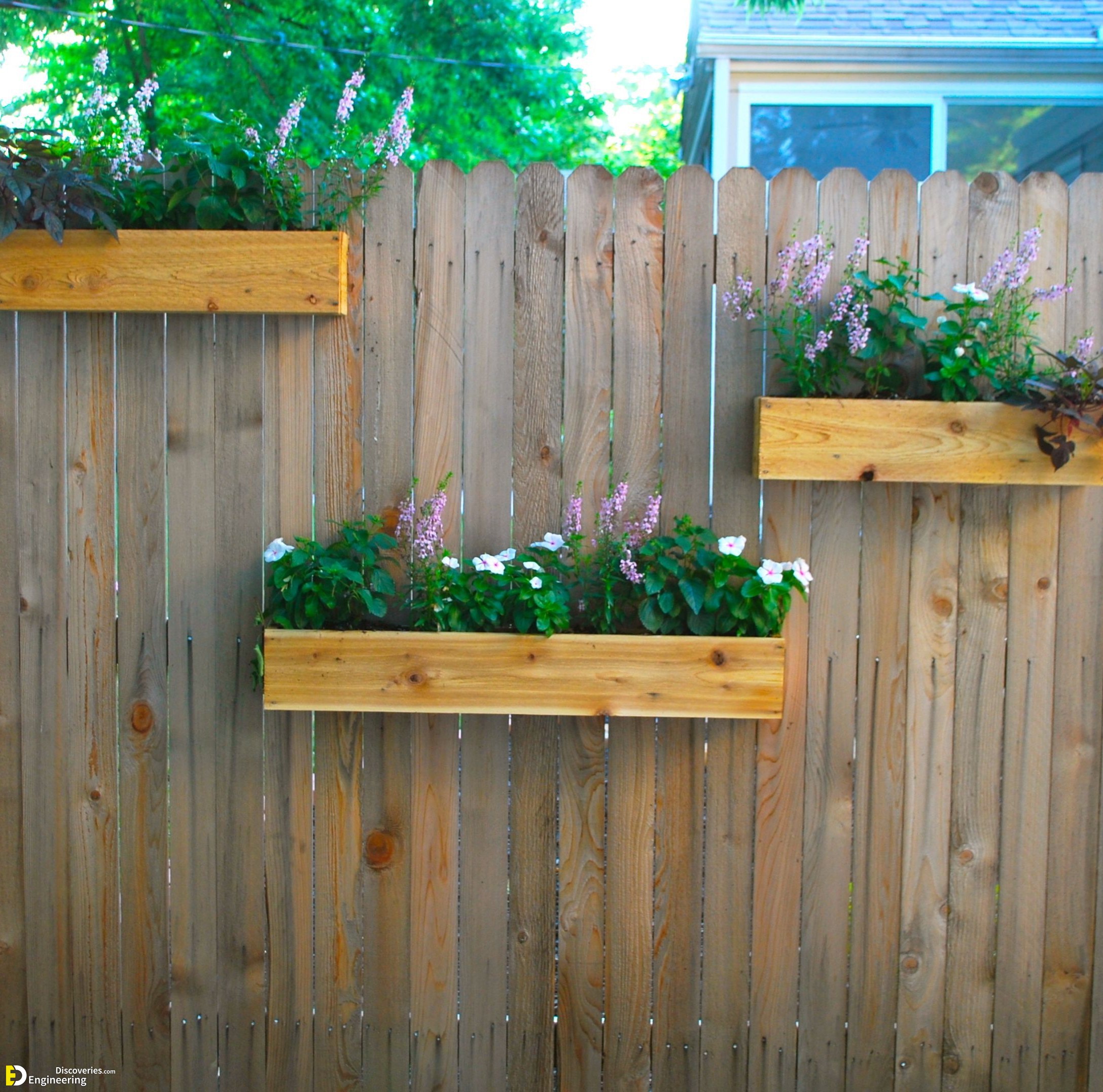 24-engineering-discoveries-272B-creative-ways-to-elevate-your-walls-and-fences.jpg