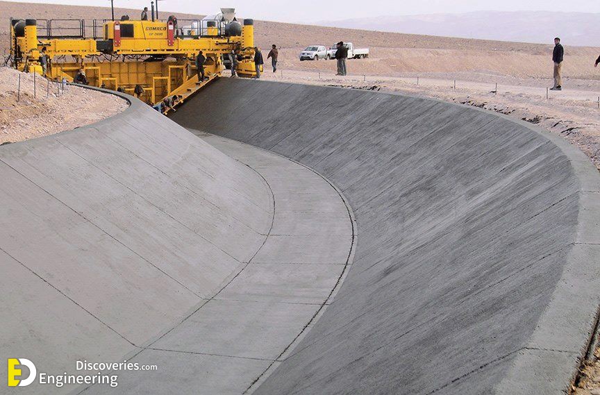 28-engineering-discoveries-342B-stunning-pictures-showcasing-the-construction-of-concrete-irrigation-canals.jpg