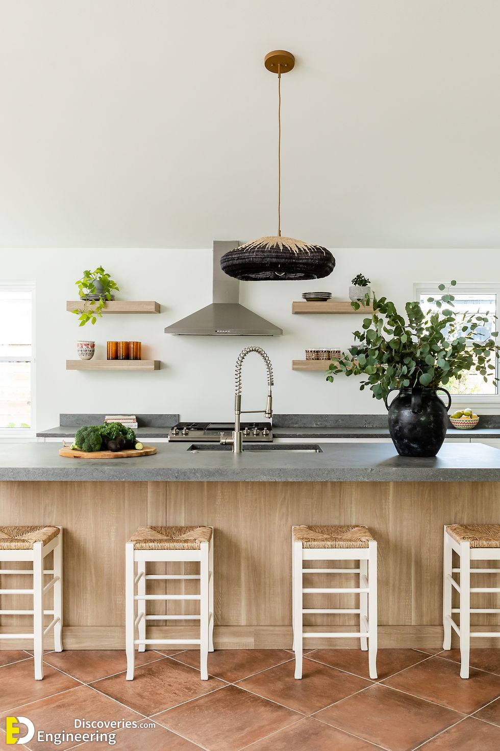 30-engineering-discoveries-38-kitchen-island-lighting-ideas-to-illuminate-the-heart-of-your-home.jpg