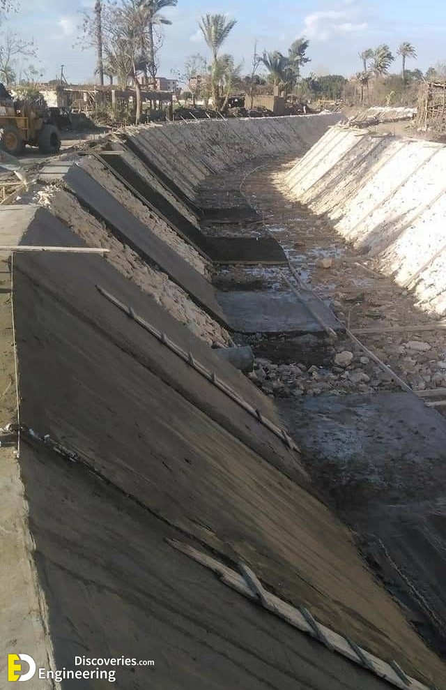 4-engineering-discoveries-342B-stunning-pictures-showcasing-the-construction-of-concrete-irrigation-canals.jpg