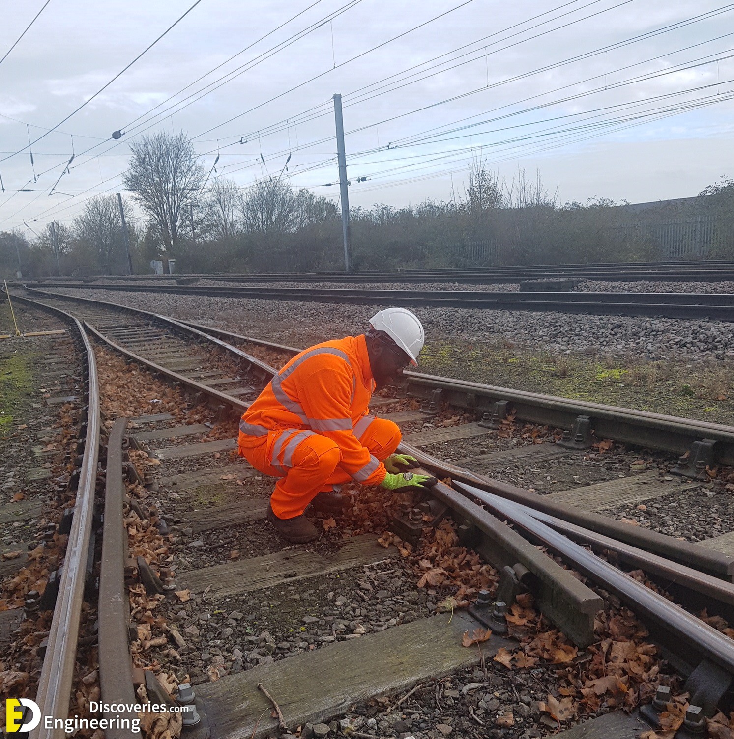 11-engineering-discoveries-322B-photos-of-railway-under-construction.jpg