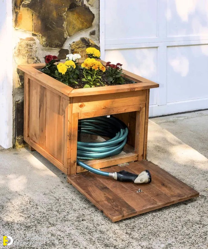 12-engineering-discoveries-322B-smart-ways-to-hide-your-outdoor-trash-can.jpg