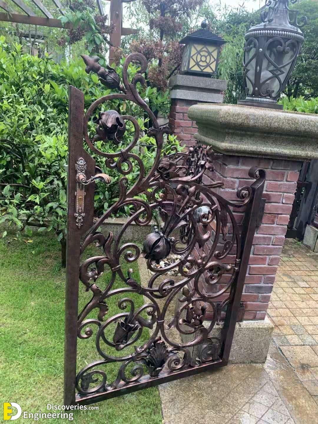 13-engineering-discoveries-302B-amazing-main-iron-gate-designs-that-redefine-home-entrances.jpg