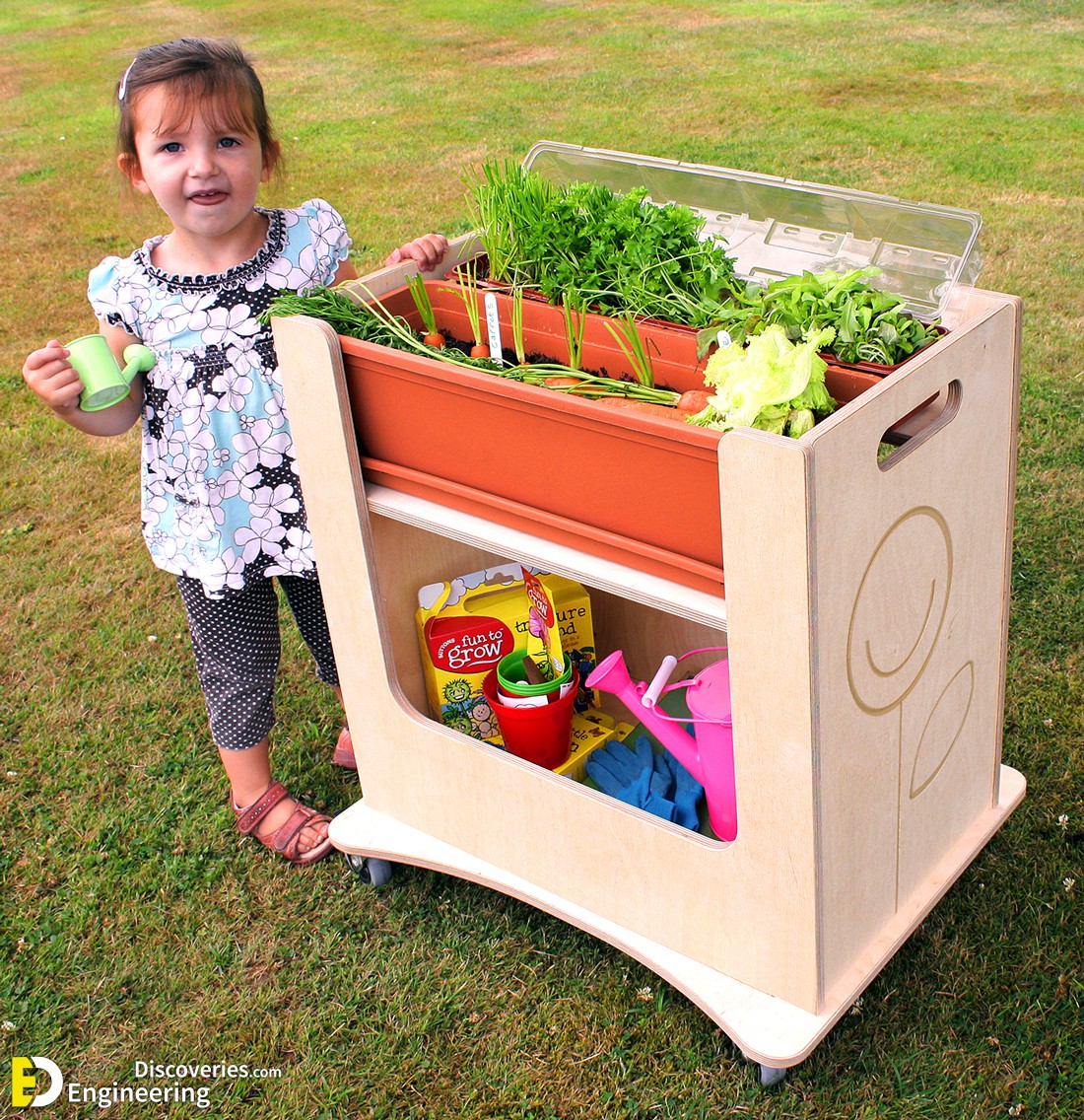 14-engineering-discoveries-322B-smart-ways-to-hide-your-outdoor-trash-can.jpg